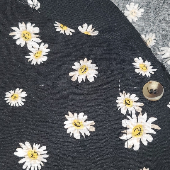 Button up shirt, No Boundaries, size small - Picture 2 of 2